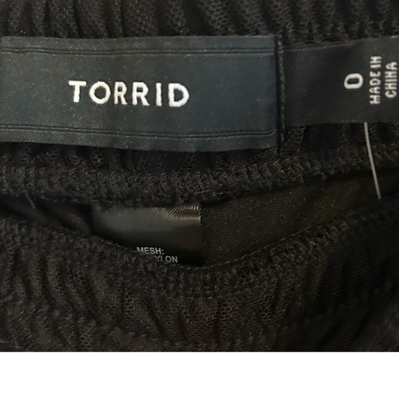 NEW TORRID 5 Inch Pull On Stretch Mesh Mid Rise Short Black Sz 0 or L Whimsygoth - Picture 4 of 12